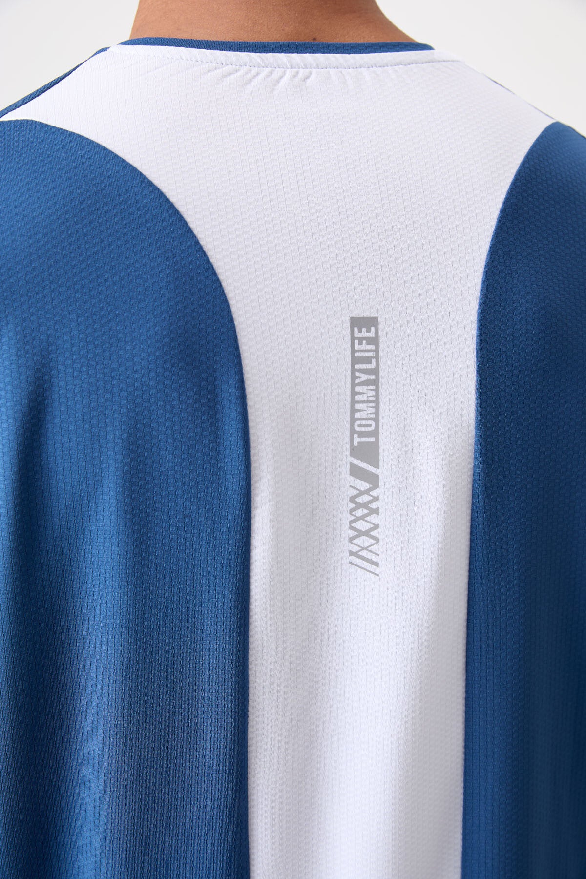 Parliament Polyester Breathable Textured Thin Flexible Standard Fit Men's Performance T-Shirt - 88387