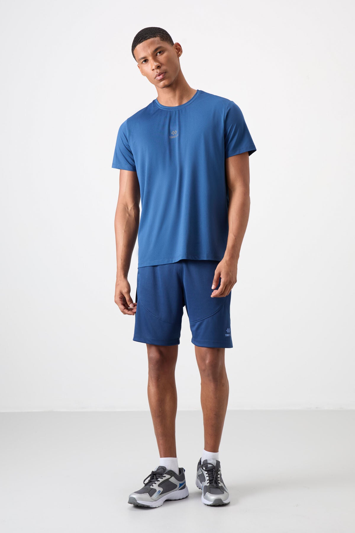 Parliament Polyester Breathable Textured Thin Flexible Standard Fit Men's Performance T-Shirt - 88387