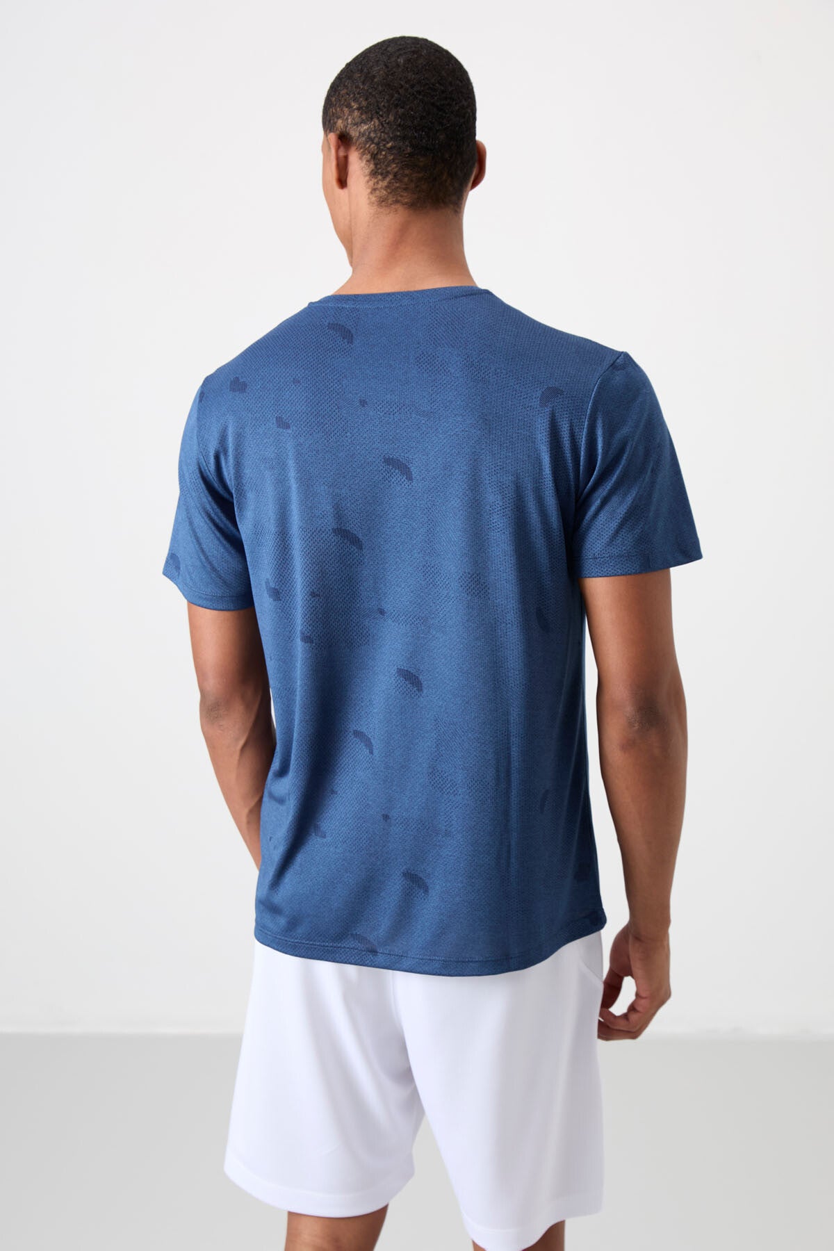 Parlament Polyester Breathable Jacquard Thin Flexible Standard Fit Men's Performance T-Shirt - 88397