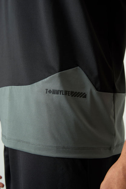 Black Polyester Breathable Textured Thin Flexible Standard Fit Men's Performance T-Shirt - 88383