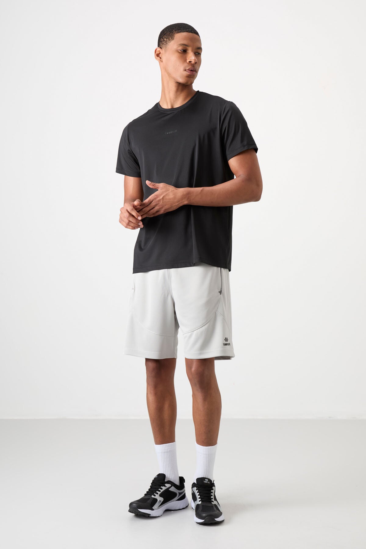 Black Polyester Breathable Textured Thin Flexible Standard Fit Men's Performance T-Shirt - 88384