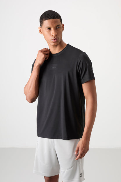 Black Polyester Breathable Textured Thin Flexible Standard Fit Men's Performance T-Shirt - 88384