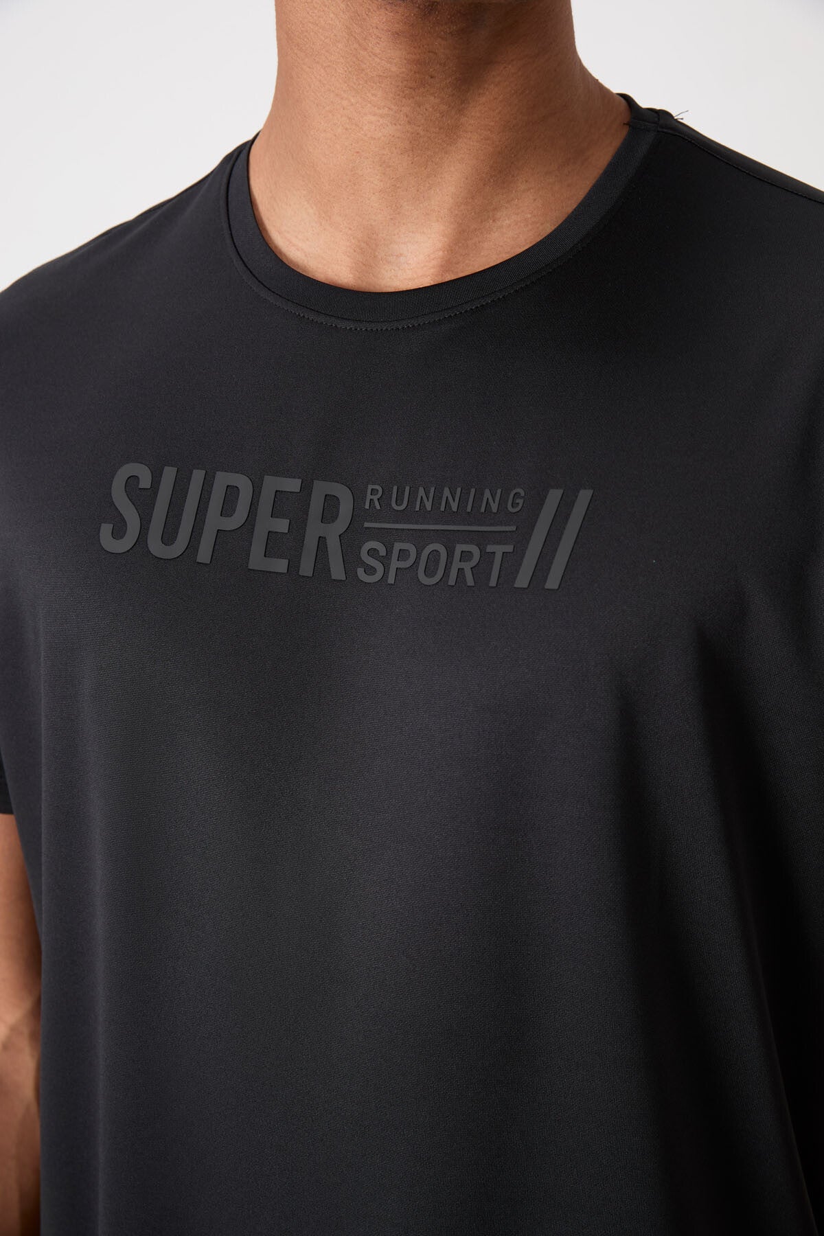 Black Polyester Breathable Textured Thin Flexible Standard Fit Men's Performance T-Shirt - 88385