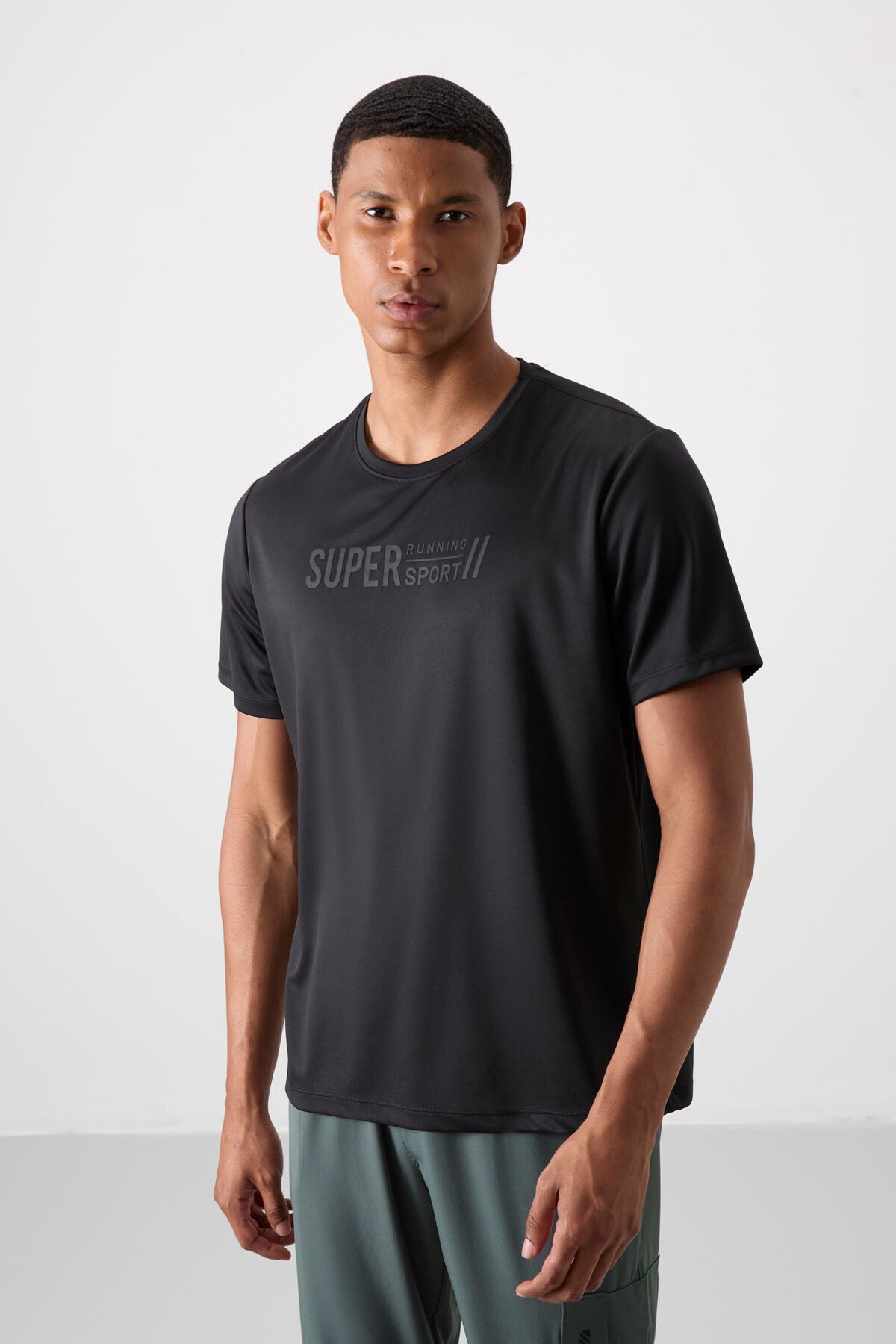 Black Polyester Breathable Textured Thin Flexible Standard Fit Men's Performance T-Shirt - 88385