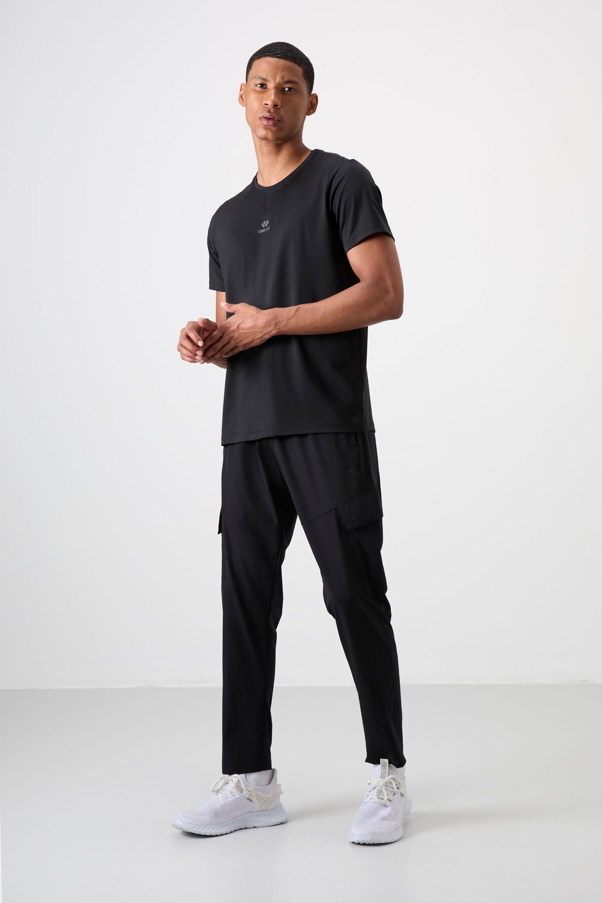 Black Polyester Breathable Textured Thin Flexible Standard Fit Men's Performance T-Shirt - 88387