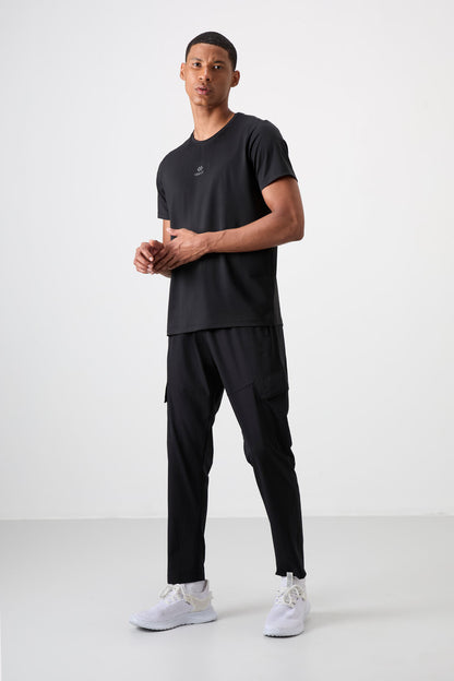 Black Polyester Breathable Textured Thin Flexible Standard Fit Men's Performance T-Shirt - 88387
