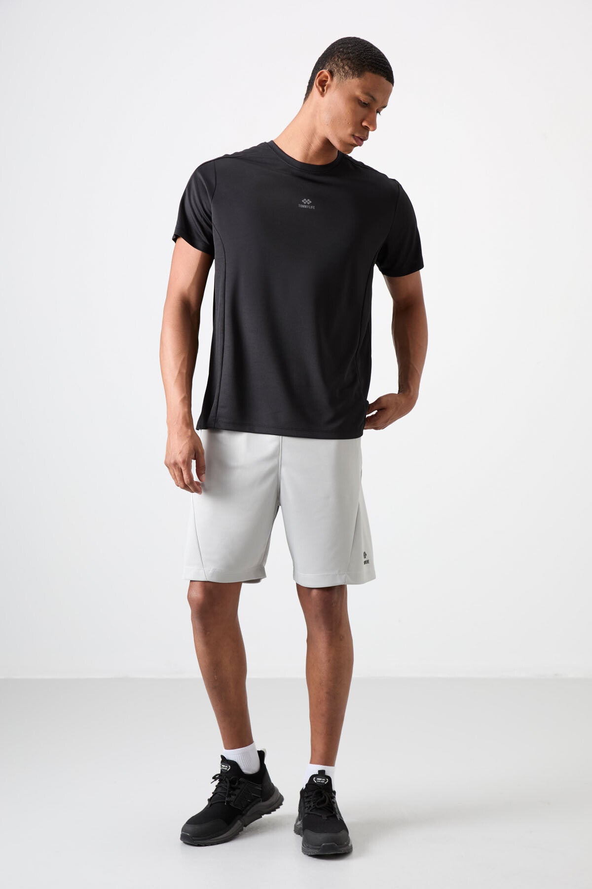 Black Polyester Breathable Textured Thin Flexible Standard Fit Men's Performance T-Shirt - 88390