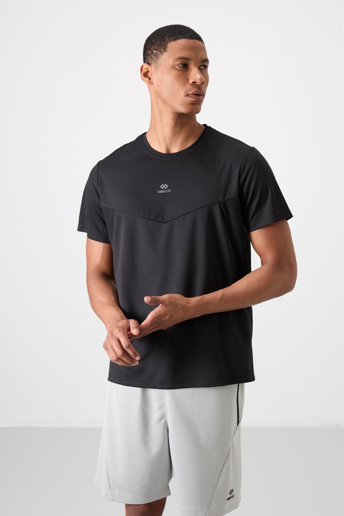 Black Polyester Breathable Textured Thin Flexible Standard Fit Men's Performance T-Shirt - 88391