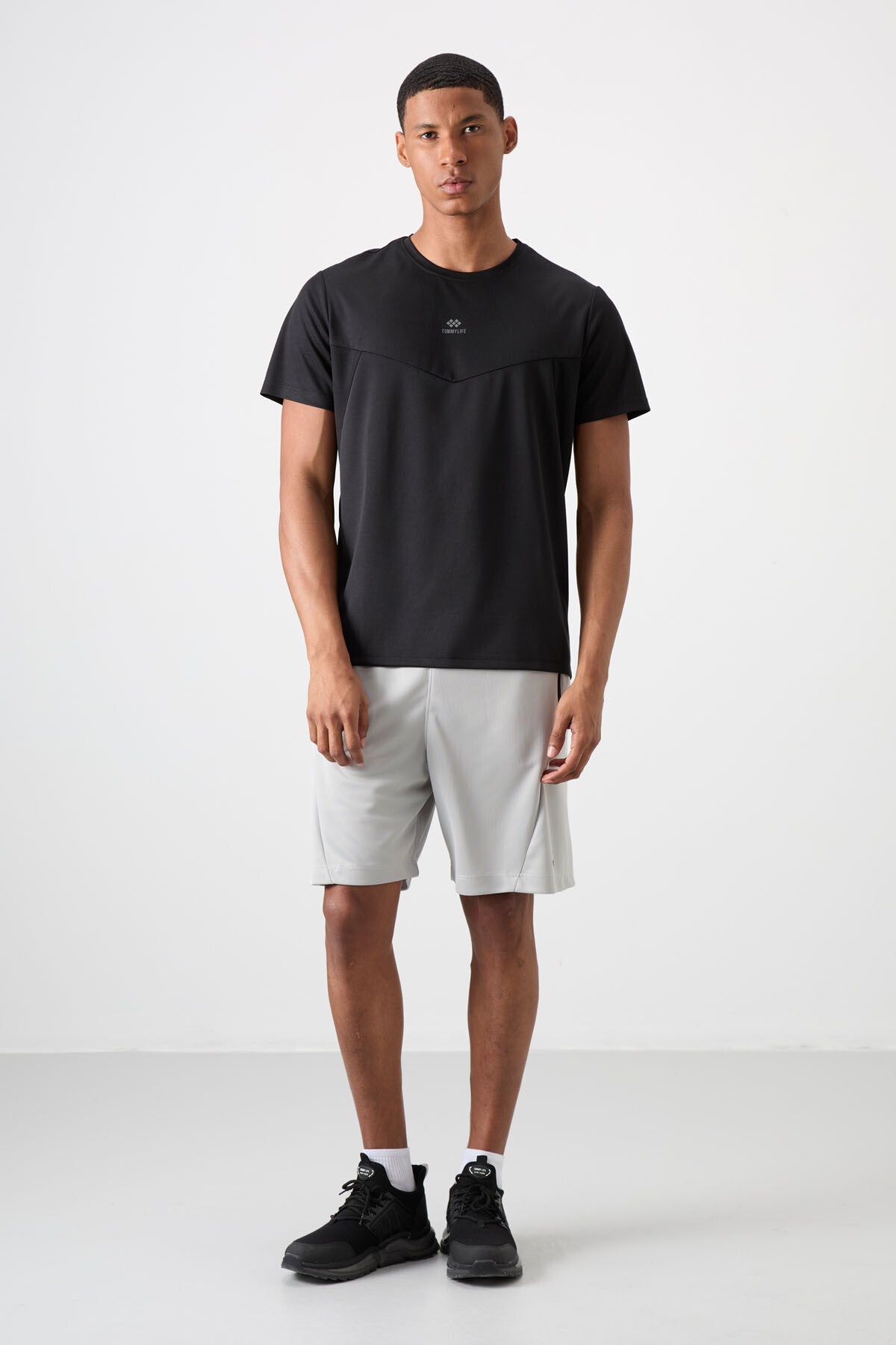 Black Polyester Breathable Textured Thin Flexible Standard Fit Men's Performance T-Shirt - 88391