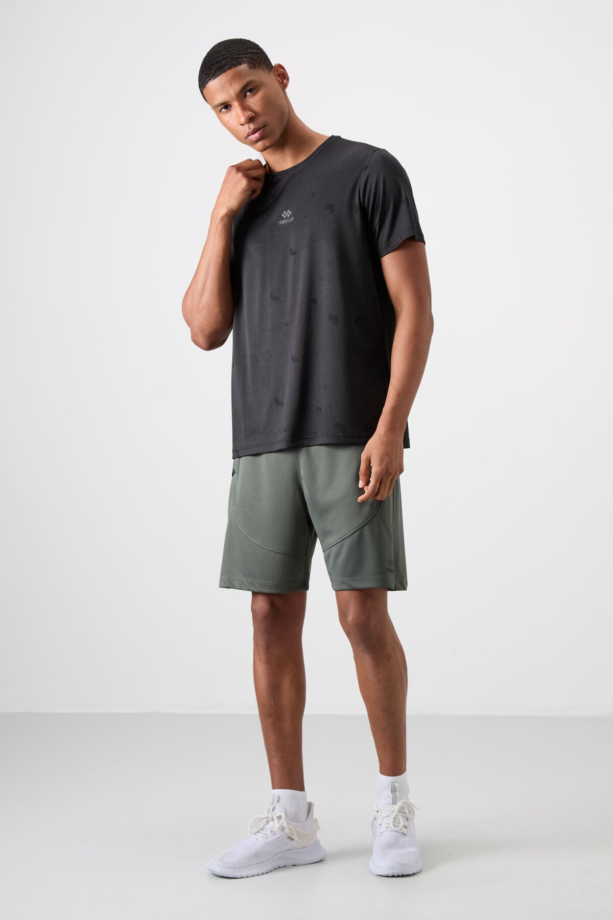 Black Polyester Breathable Jacquard Thin Flexible Standard Fit Men's Performance T-Shirt - 88397
