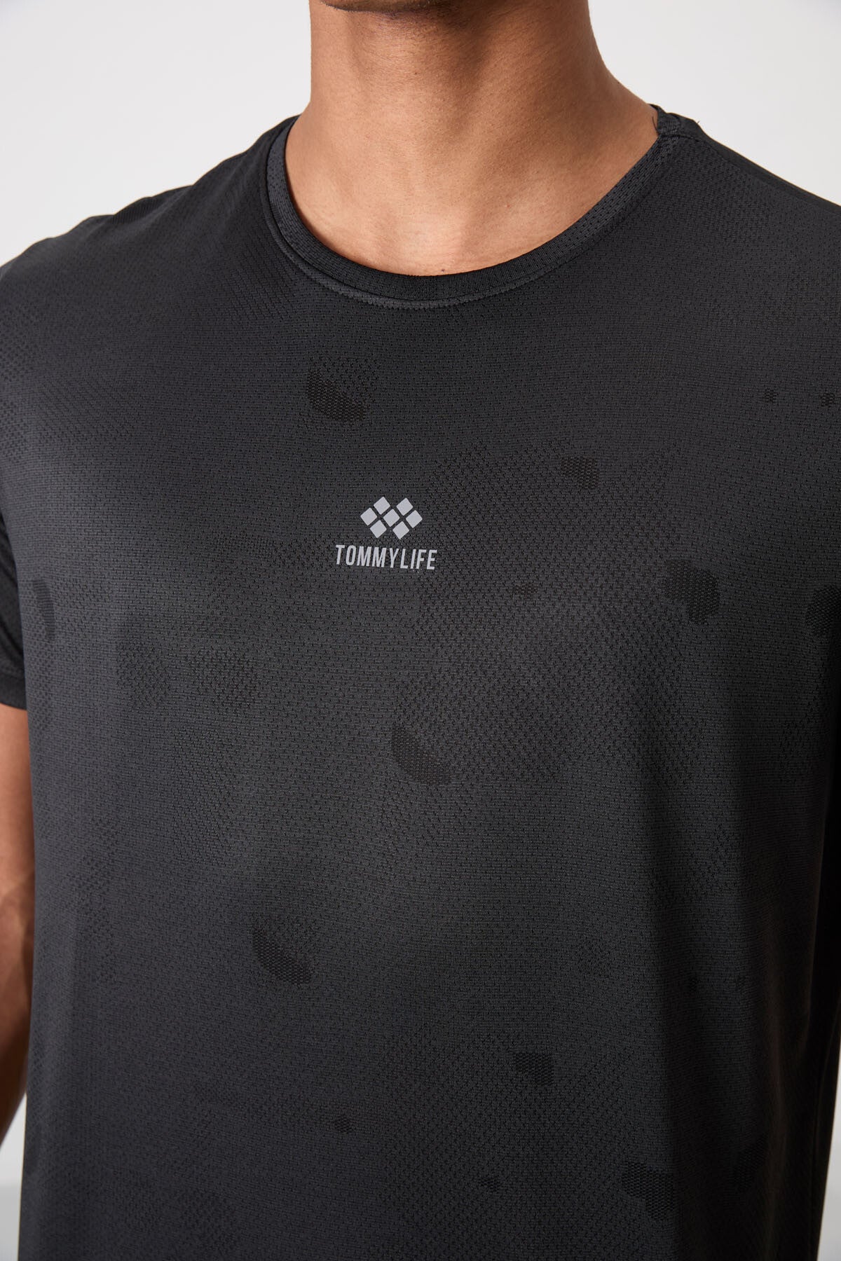 Black Polyester Breathable Jacquard Thin Flexible Standard Fit Men's Performance T-Shirt - 88397