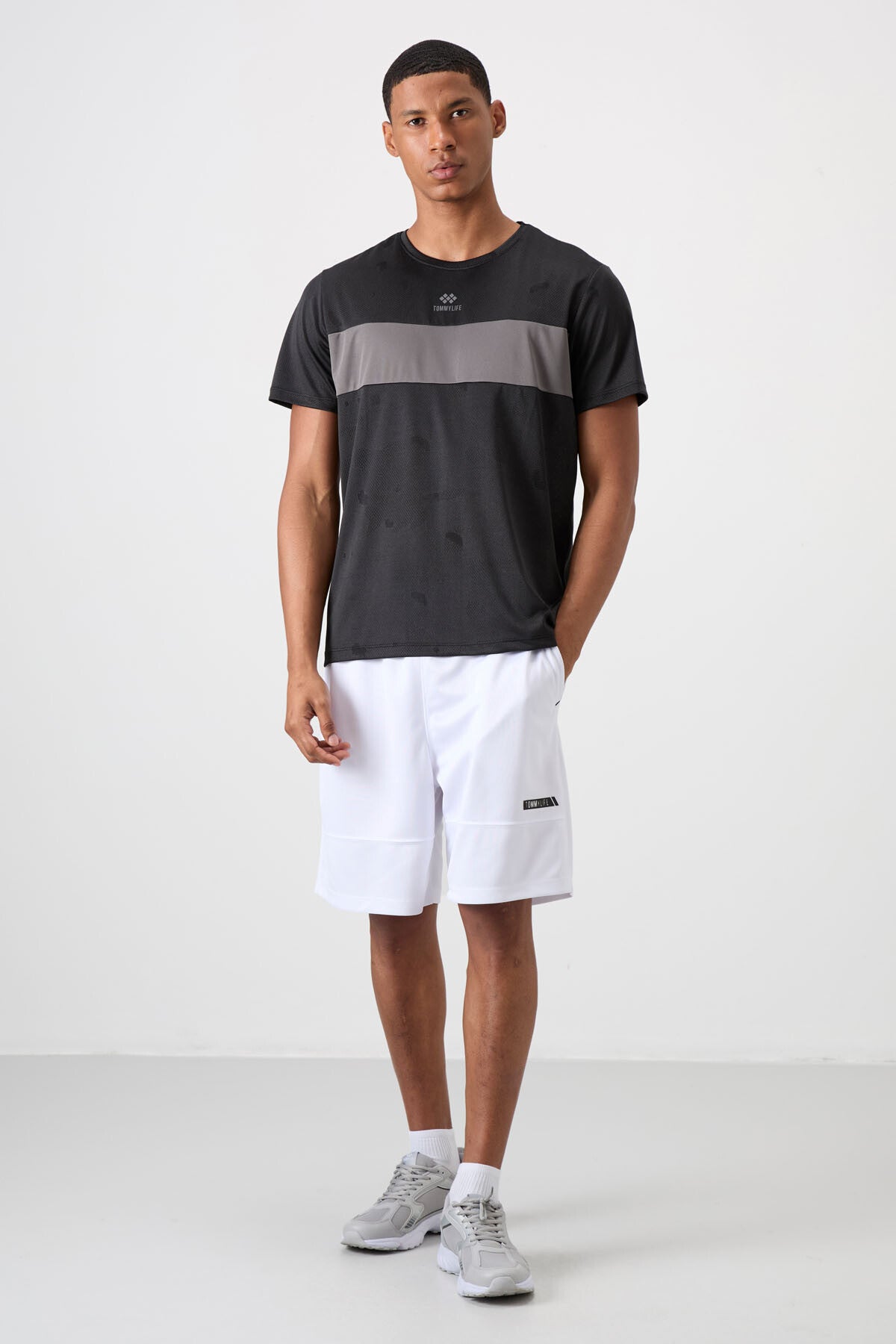 Black Polyester Breathable Jacquard Thin Flexible Standard Fit Men's Performance T-Shirt - 88398