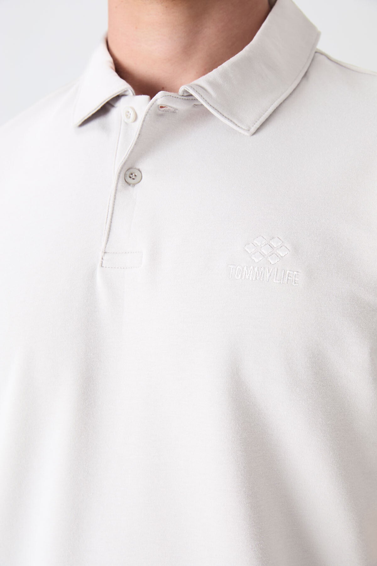 Ecru Basic Logo Standard Fit Knitted Polo Collar Men's T-Shirt - 87748