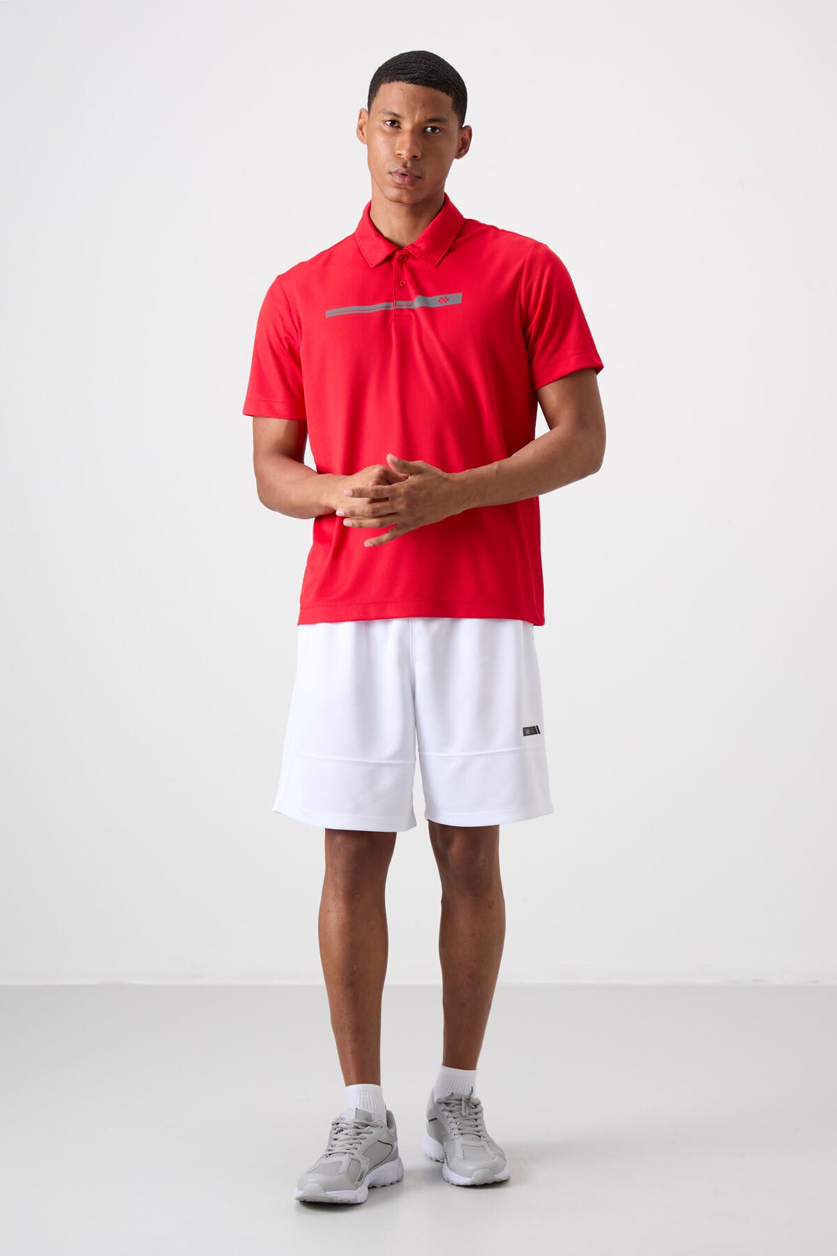 Red Polyester Breathable Textured Thin Flexible Standard Fit Polo Collar Men's Performance T-Shirt - 88393