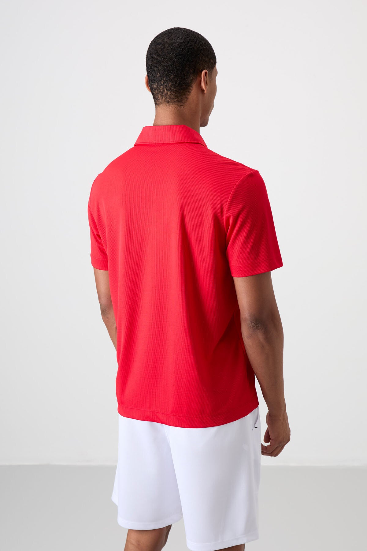 Red Polyester Breathable Textured Thin Flexible Standard Fit Polo Collar Men's Performance T-Shirt - 88393