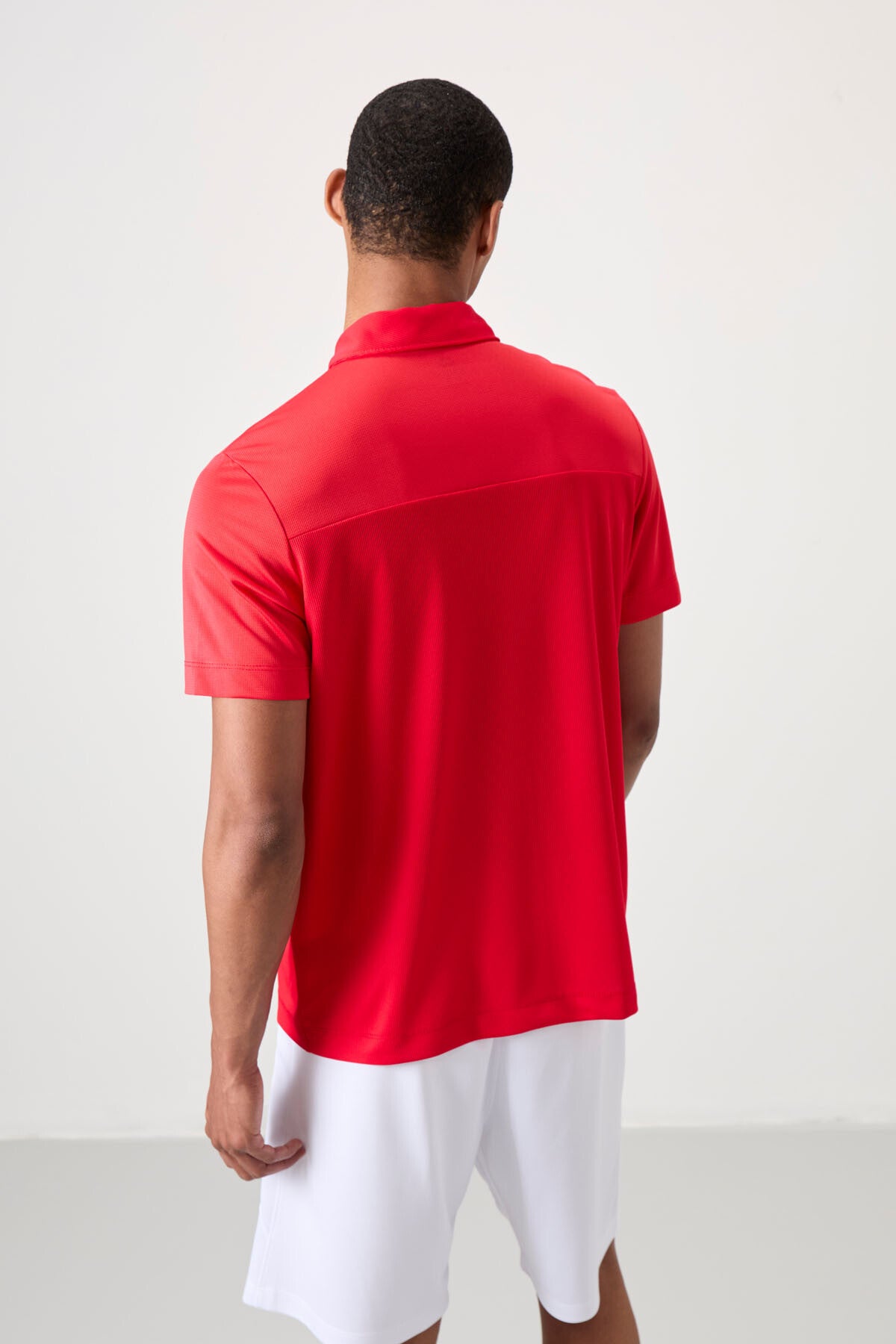 Red Polyester Breathable Textured Thin Flexible Standard Fit Polo Collar Men's Performance T-Shirt - 88402