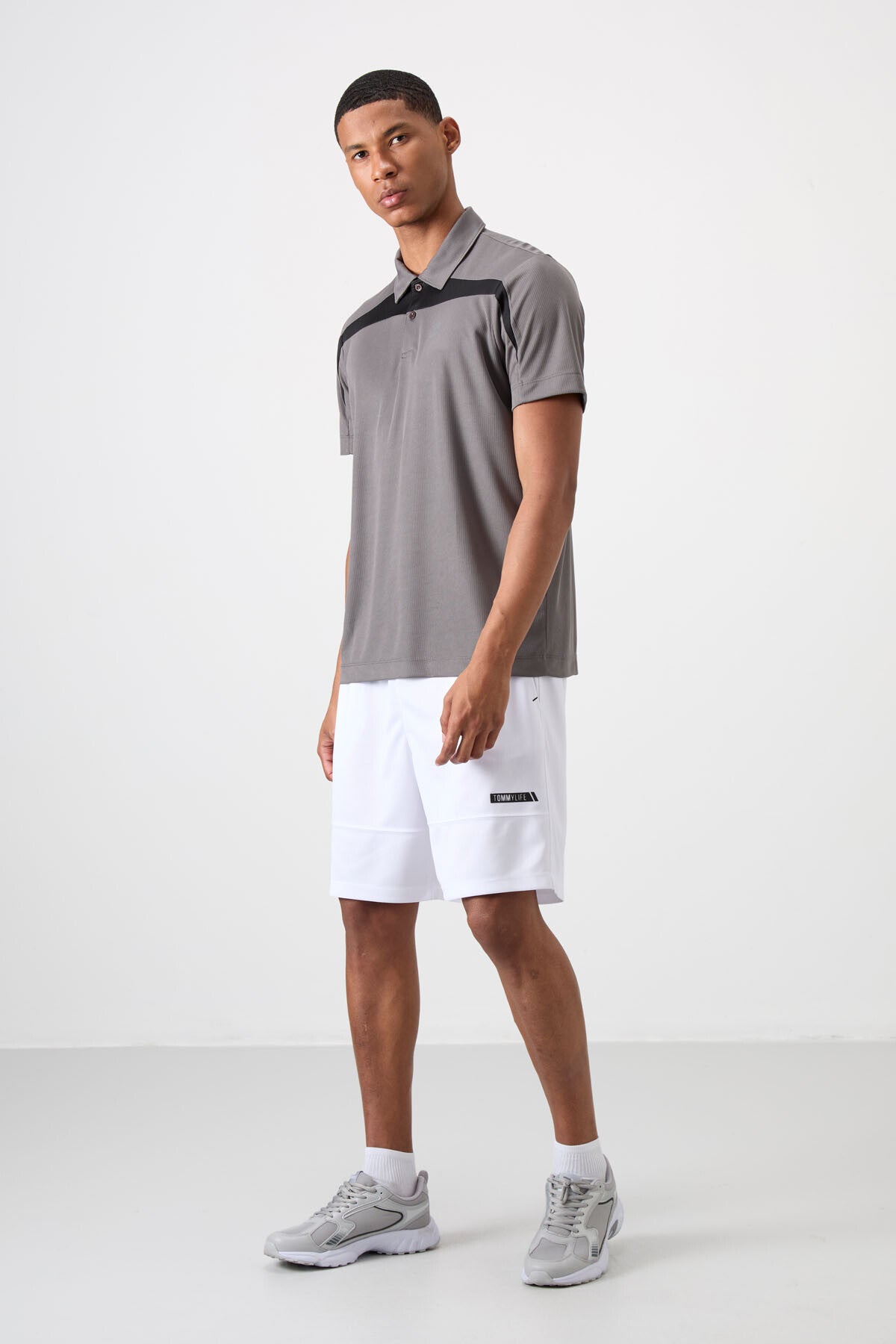 Dark Grey Polyester Breathable Textured Thin Flexible Standard Fit Polo Collar Men's Performance T-Shirt - 88392