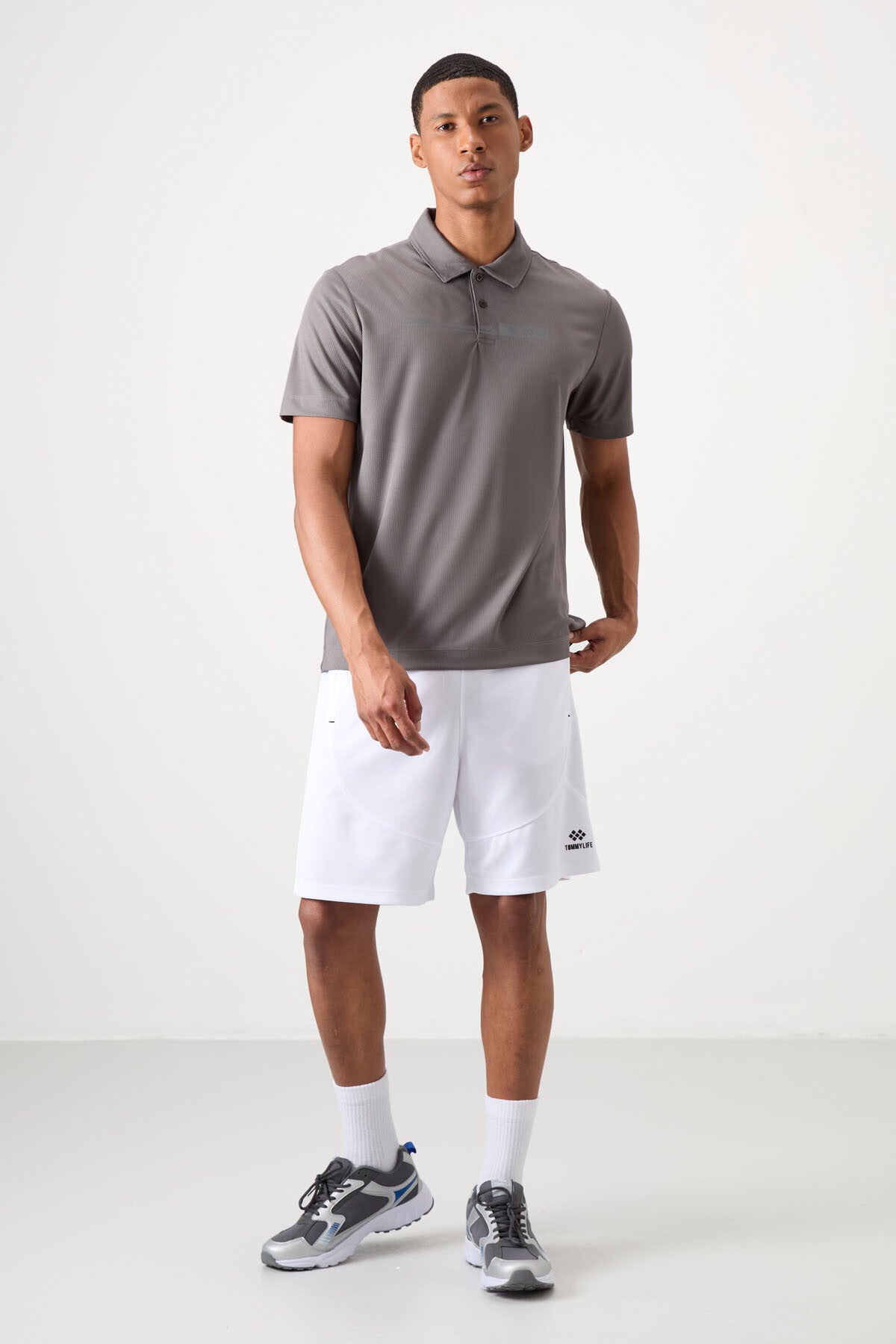 Dark Grey Polyester Breathable Textured Thin Flexible Standard Fit Polo Collar Men's Performance T-Shirt - 88393