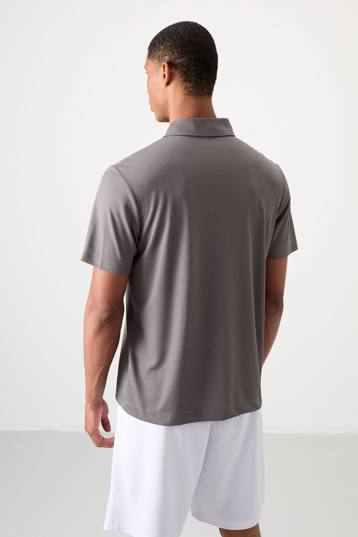 Dark Grey Polyester Breathable Textured Thin Flexible Standard Fit Polo Collar Men's Performance T-Shirt - 88393