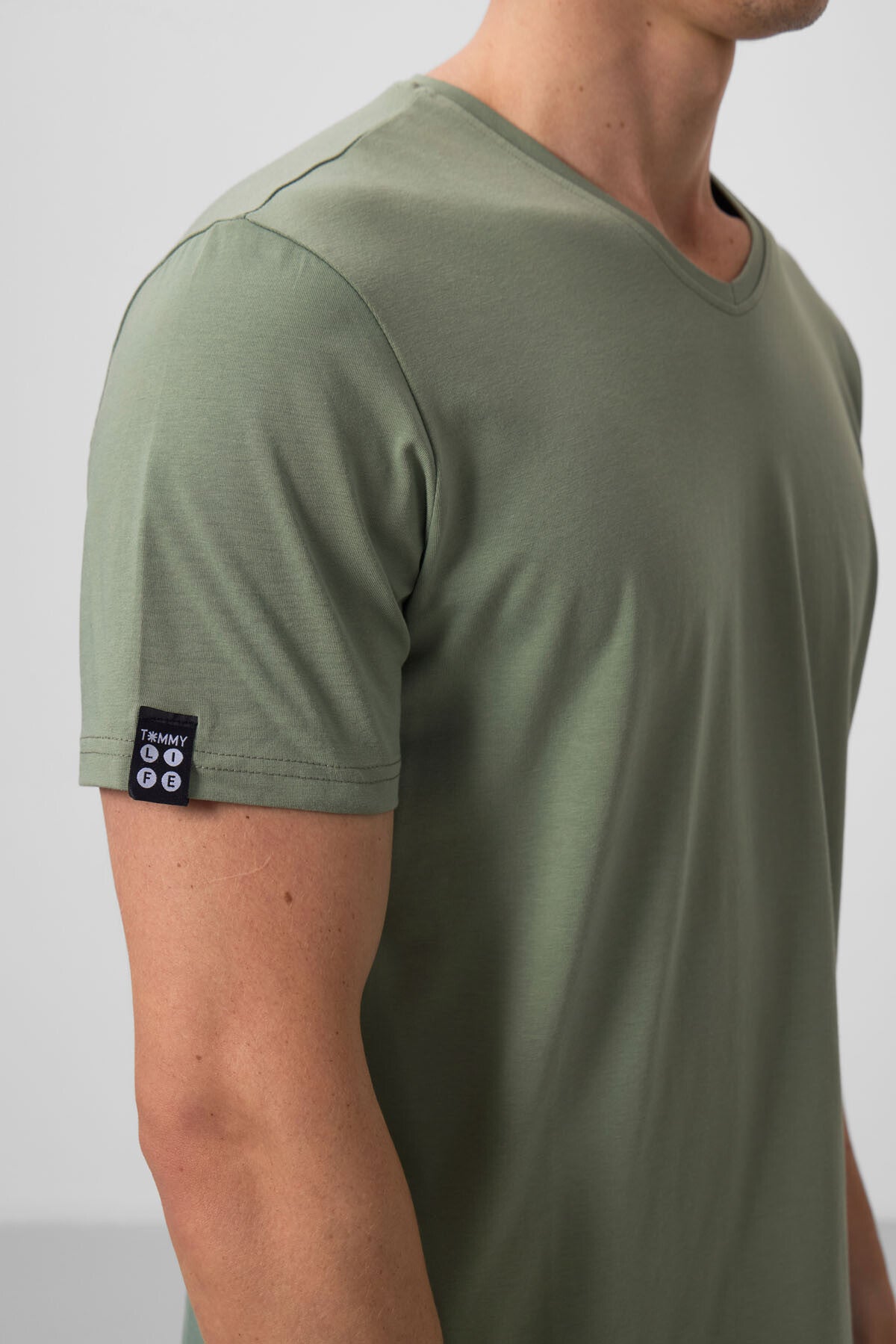 Light Green Basic Short Sleeve Standard Fit V Neck Men's T-Shirt - 87912