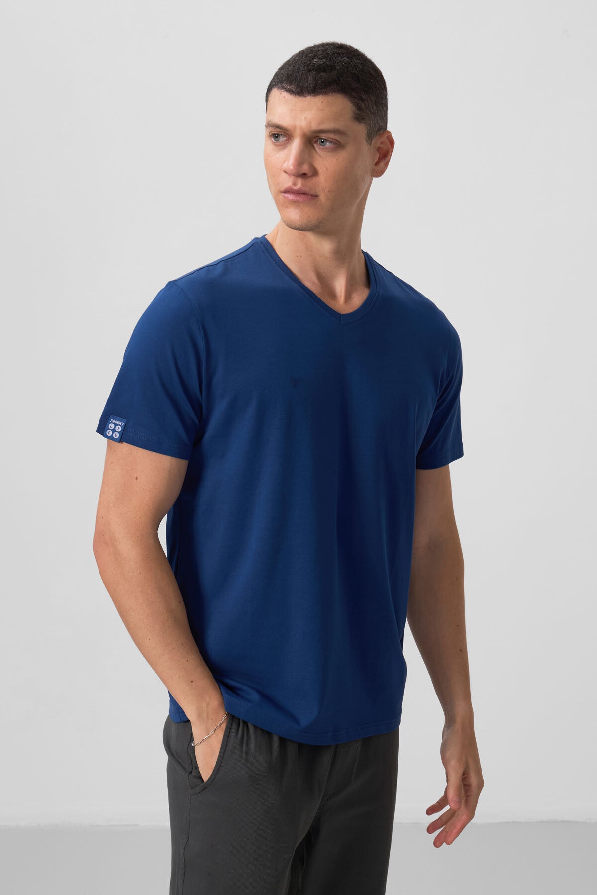 Parliament Basic Short Sleeve Standard Fit V-Neck Men's T-Shirt - 87912
