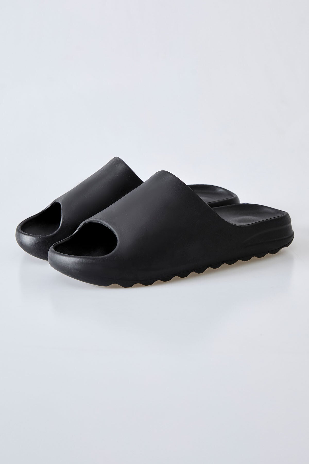 Black High-Sole Strapped Men's Slippers -89301