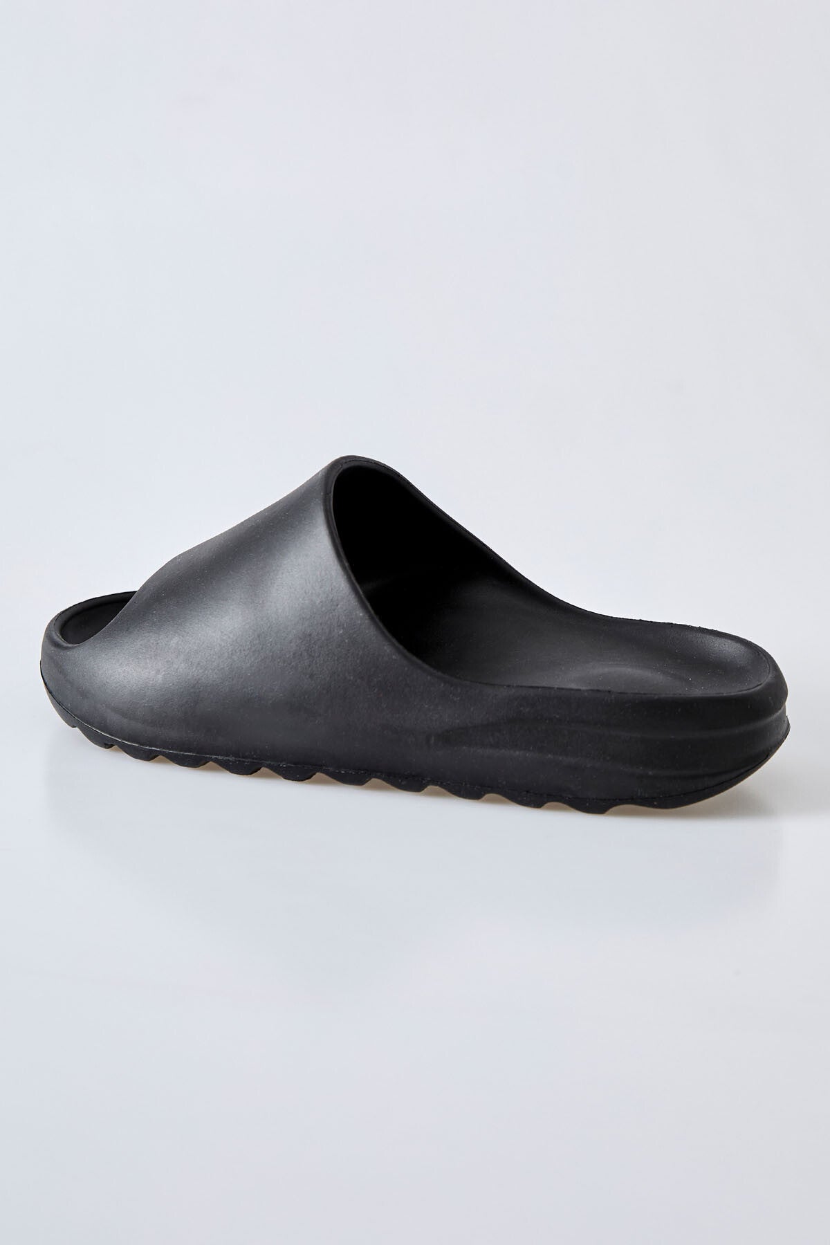 Black High-Sole Strapped Men's Slippers -89301