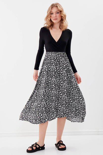 V COLLAR DRESS WITH SKIRT PATTERNED