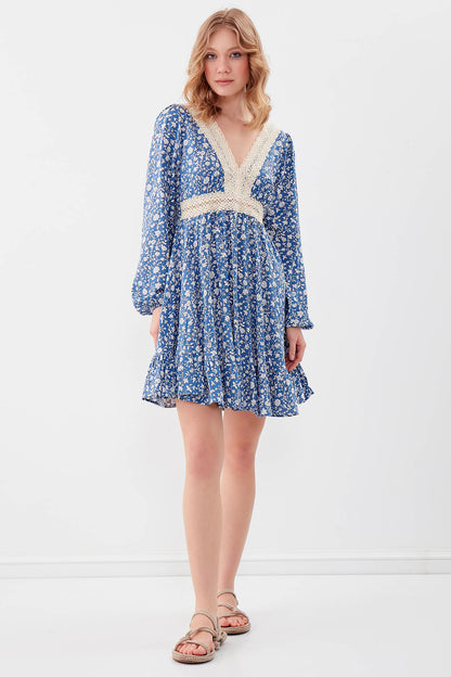 V COLLAR DRESS WITH FLOWER PATTERN SKIRT