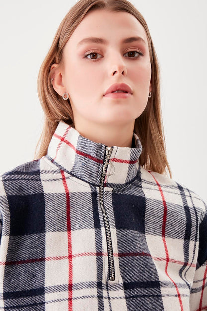 STEEP COLLAR PLAID DESEN SWEAT WITH ZIPPER