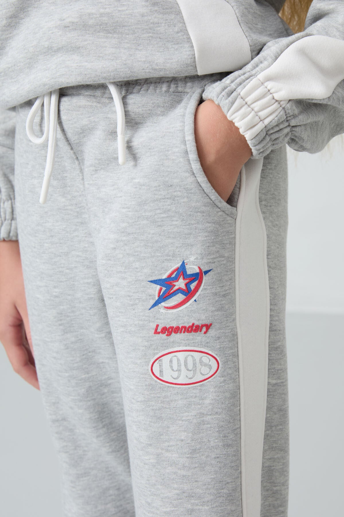 Grey Melange Cotton Fleece-Lined Soft Textured Standard Fit Printed Girls' Tracksuit Set - 75166