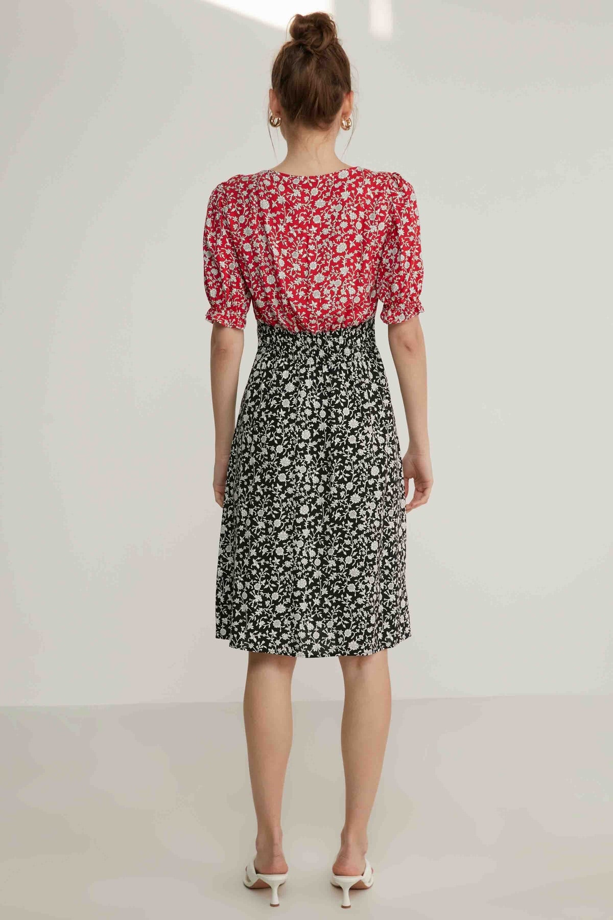 FLORAL V COLLAR DRESS
