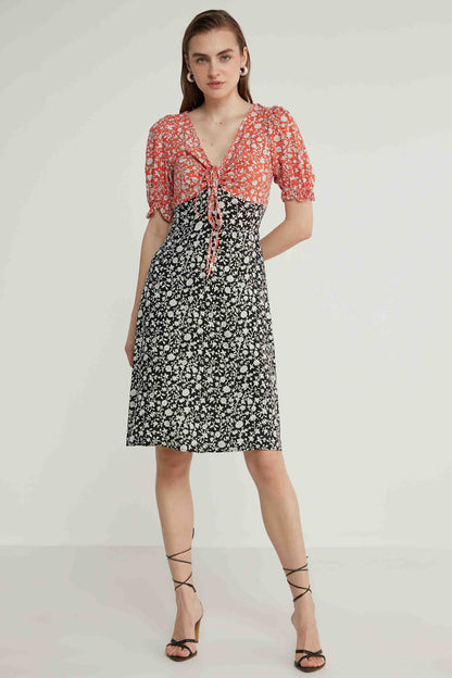 FLORAL V COLLAR DRESS