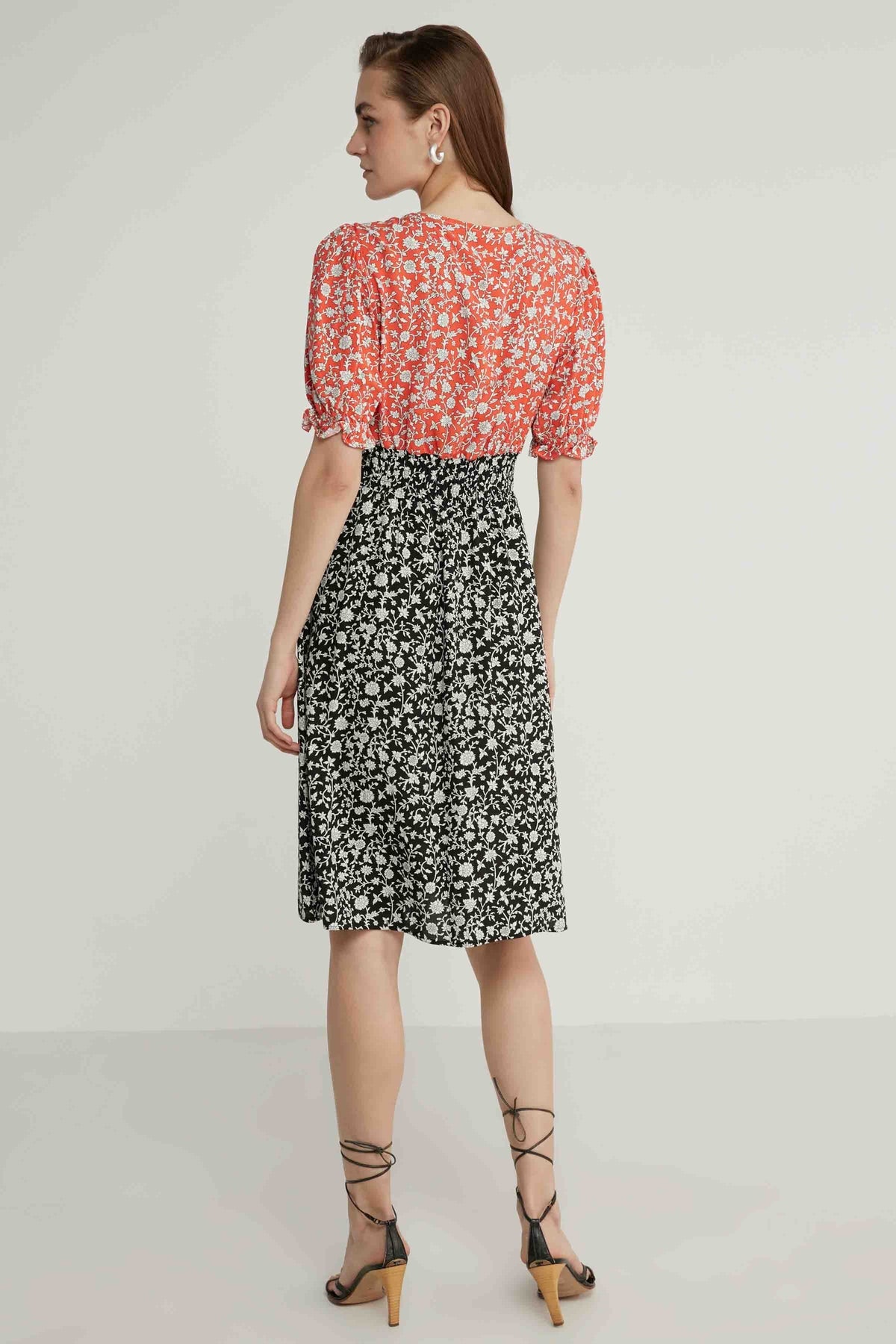 FLORAL V COLLAR DRESS