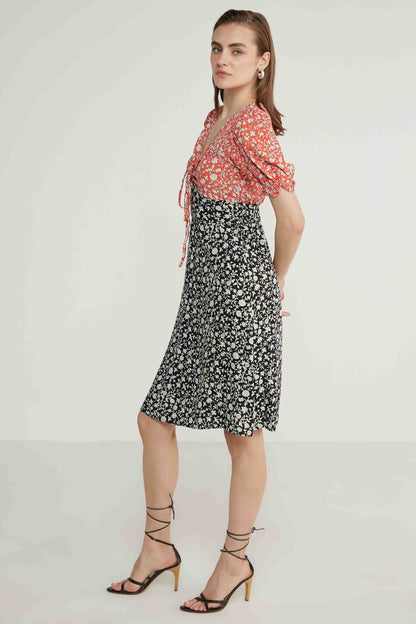 FLORAL V COLLAR DRESS