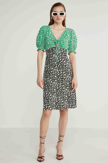 FLORAL V COLLAR DRESS
