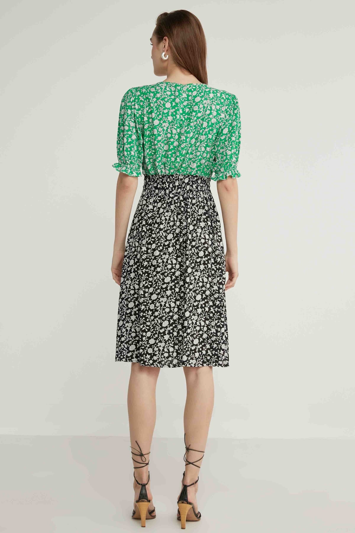 FLORAL V COLLAR DRESS
