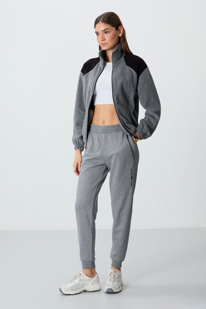 Grey Melange Compact Cotton Thick Smooth Textured Standard Fit Women's Tracksuit Bottom - 94660