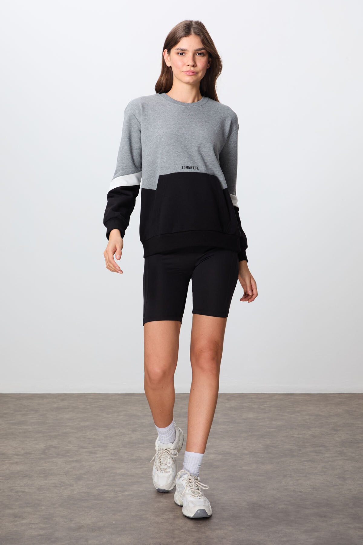 Grey Melange Compact Cotton Thick Smooth Textured O Collar Oversize Fit Women's Sweatshirt - 97289