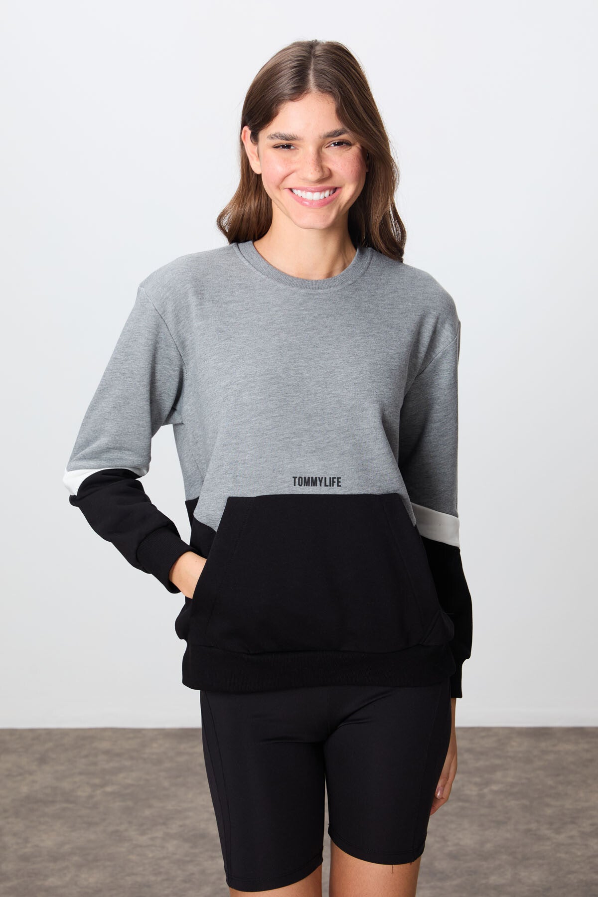 Grey Melange Compact Cotton Thick Smooth Textured O Collar Oversize Fit Women's Sweatshirt - 97289