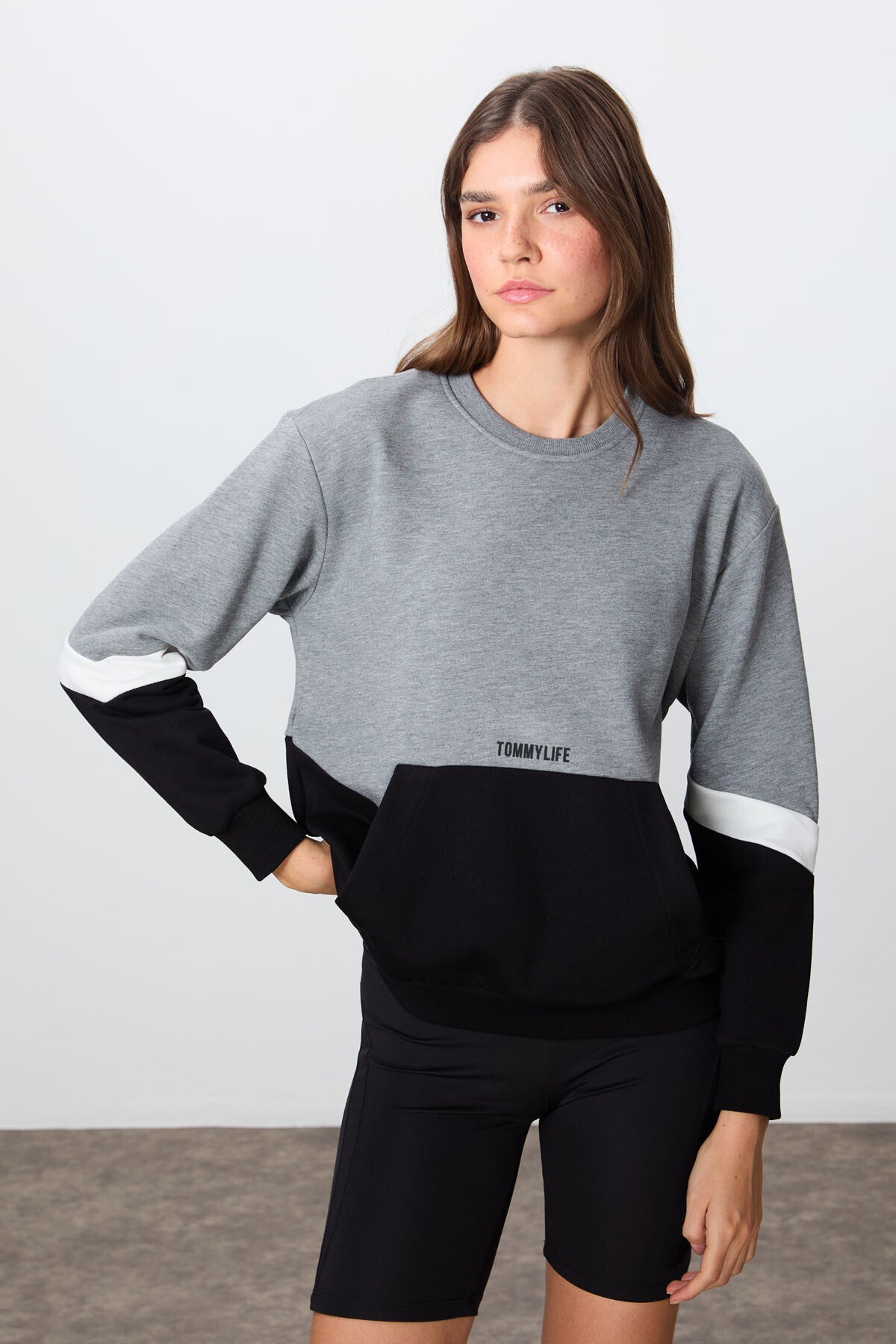 Grey Melange Compact Cotton Thick Smooth Textured O Collar Oversize Fit Women's Sweatshirt - 97289