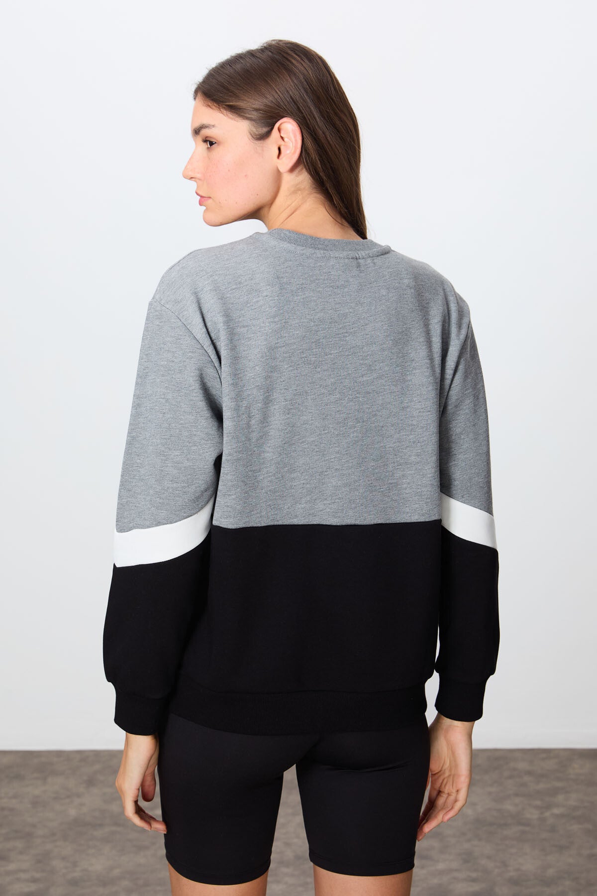 Grey Melange Compact Cotton Thick Smooth Textured O Collar Oversize Fit Women's Sweatshirt - 97289