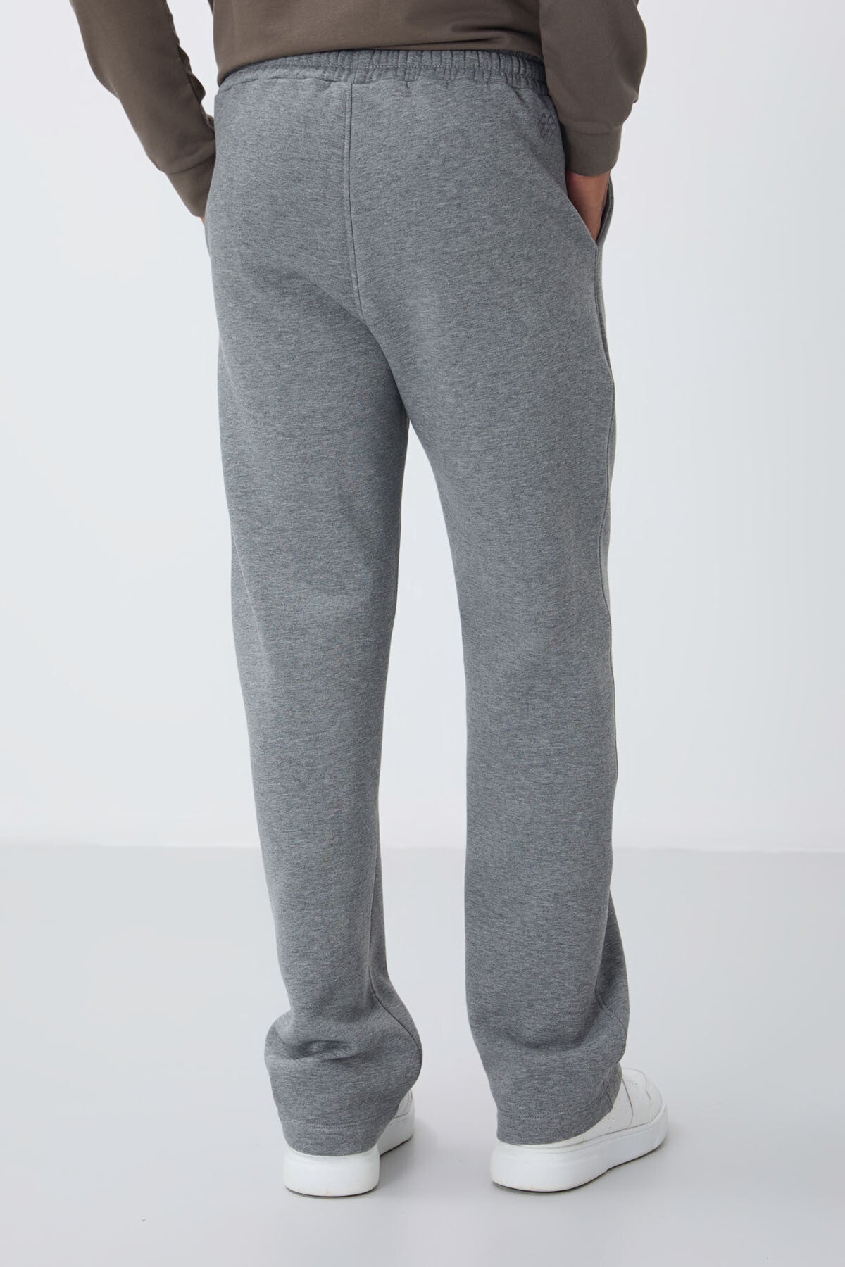 Grey Melange Cotton Thick Fleece-Lined Soft Textured Oversize Embroidered Men's Tracksuit Bottom -82146