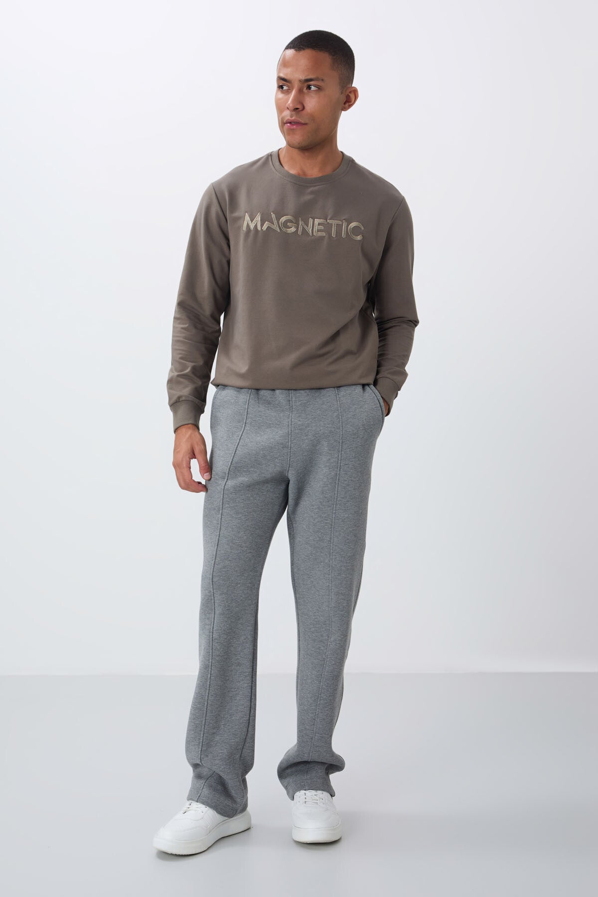 Grey Melange Cotton Thick Fleece-Lined Soft Textured Oversize Embroidered Men's Tracksuit Bottom -82146