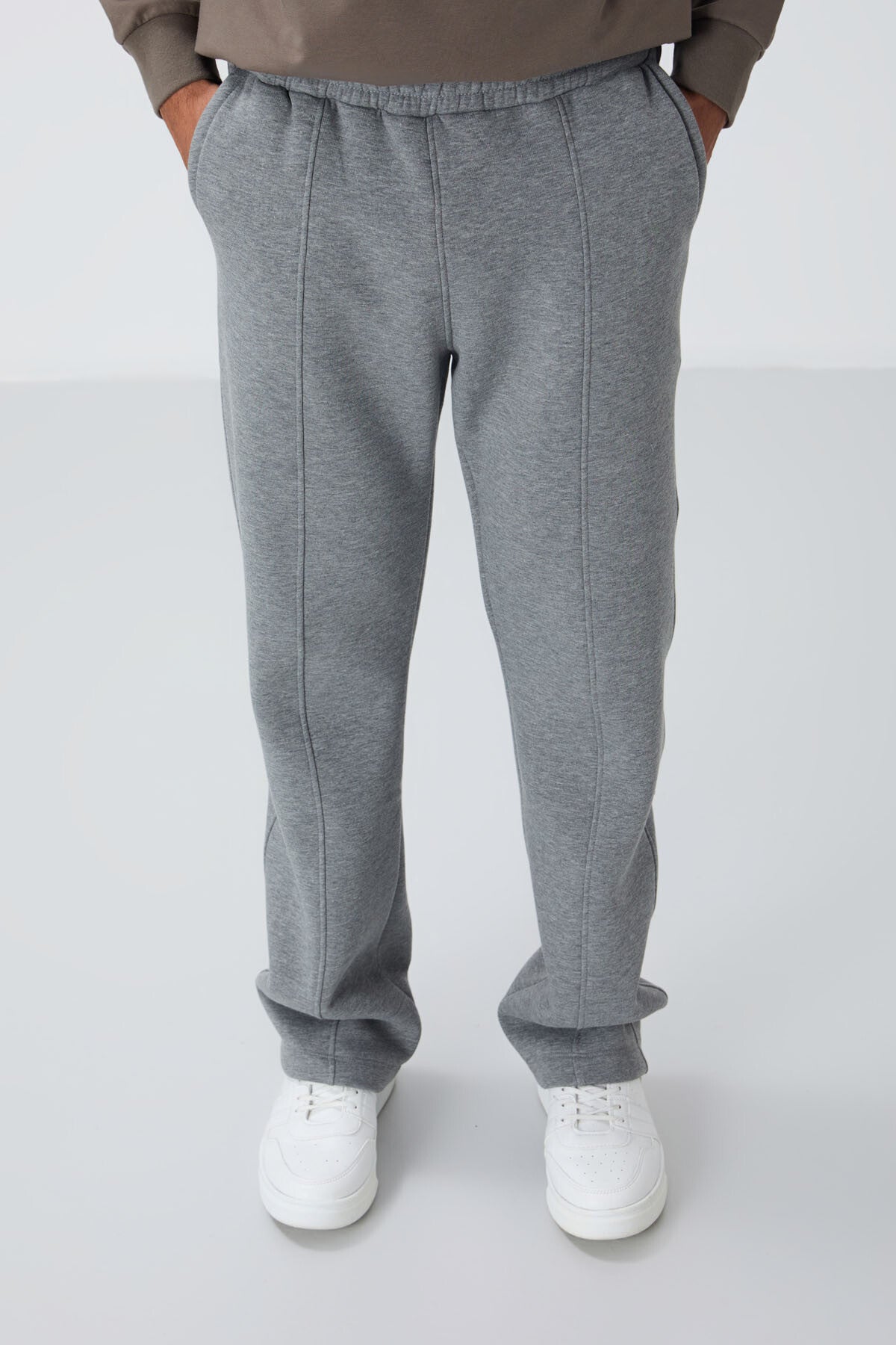 Grey Melange Cotton Thick Fleece-Lined Soft Textured Oversize Embroidered Men's Tracksuit Bottom -82146