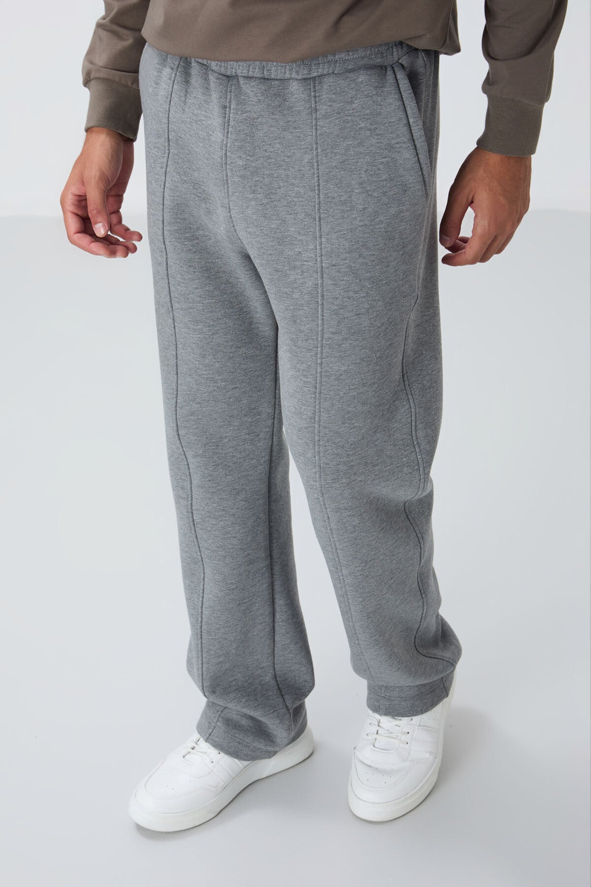 Grey Melange Cotton Thick Fleece-Lined Soft Textured Oversize Embroidered Men's Tracksuit Bottom -82146