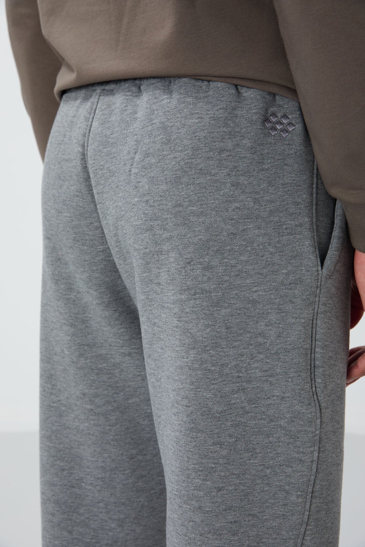 Grey Melange Cotton Thick Fleece-Lined Soft Textured Oversize Embroidered Men's Tracksuit Bottom -82146