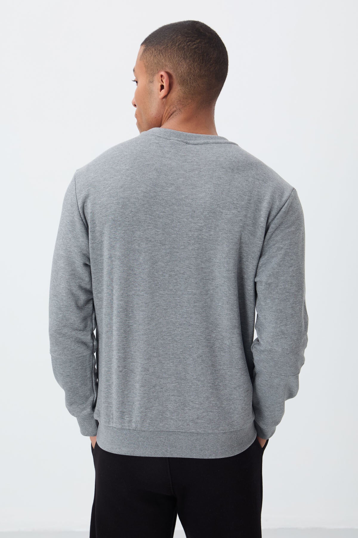 Grey Melange Compact Cotton Thick Smooth Textured O Collar Standard Fit Men's Sweatshirt -88405
