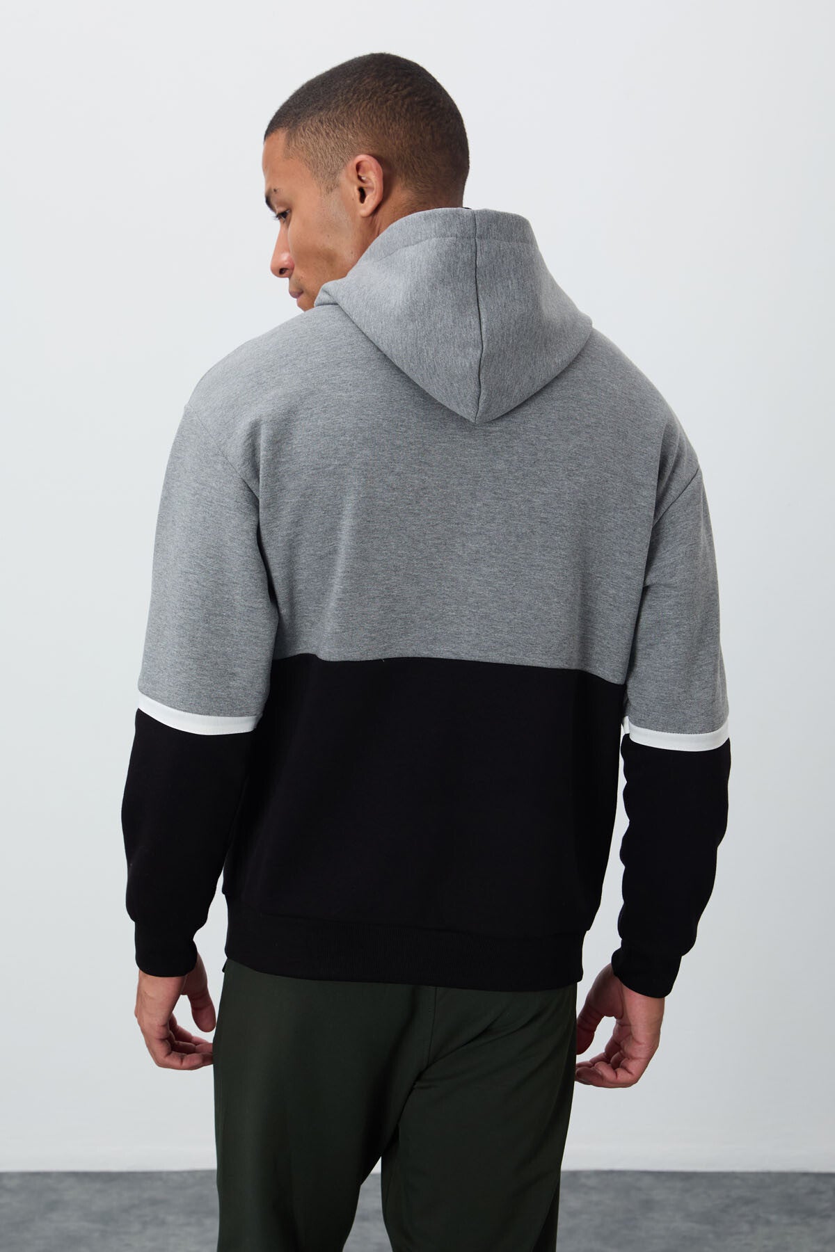 Grey Melange Cotton Thick Inner Fleece Soft Texture Comfort Fit Embroidered Men's Sweatshirt - 88417