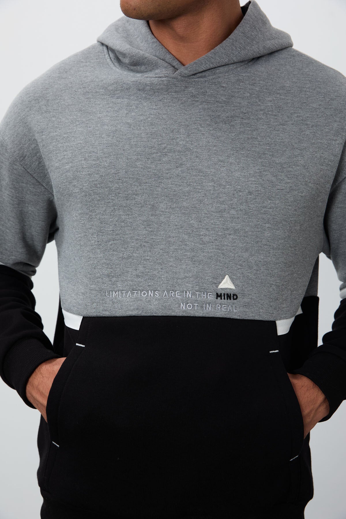 Grey Melange Cotton Thick Inner Fleece Soft Texture Comfort Fit Embroidered Men's Sweatshirt - 88417